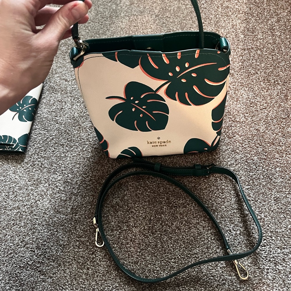 Kate Spade Green and Cream Crossbody Bag with Tropical Design